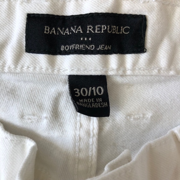 American Eagle Boyfriend Jeans, Size 30/10, Inseam 28 (unrolled), Never Worn - Picture 2 of 5